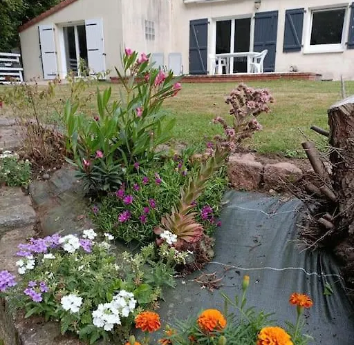 Ferienhaus La Passerelle ,montreuil ,le Mans Neuville-sur-Sarthe